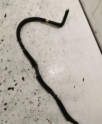 Volkswagen PASSAT B7 Fuel return line/hose 