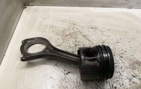 Jaguar S-Type Piston with connecting rod
