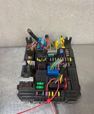 Peugeot Expert Fuse box set 9830790580