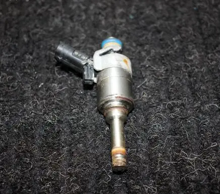 Audi Q5 SQ5 Fuel injector 06H906036E