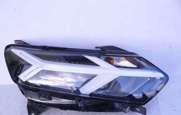 Dacia Sandero III Headlight/headlamp 260107978R 30112022 12502A011200
