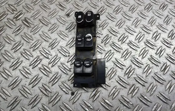 Hyundai i30 Electric window control switch 935702L900