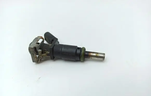 Mercedes-Benz SLK R171 Fuel injector A2720780249 6165C01925
