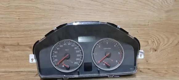 Volvo V50 Speedometer (instrument cluster) 30728645
