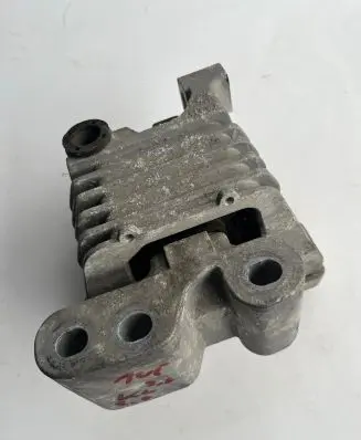 Jeep Cherokee Engine mount vacuum valve P68141400AG