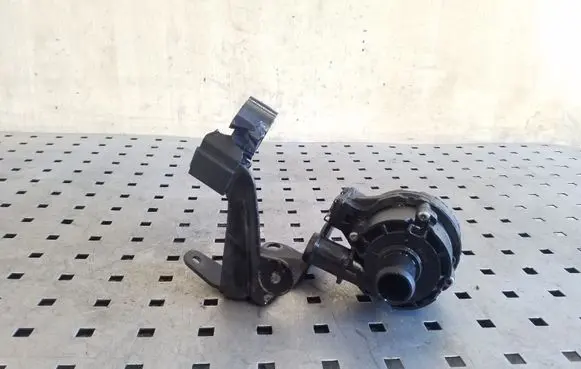 Skoda Octavia Mk3 (5E) Electric auxiliary coolant/water pump 5C0965567 0392023209