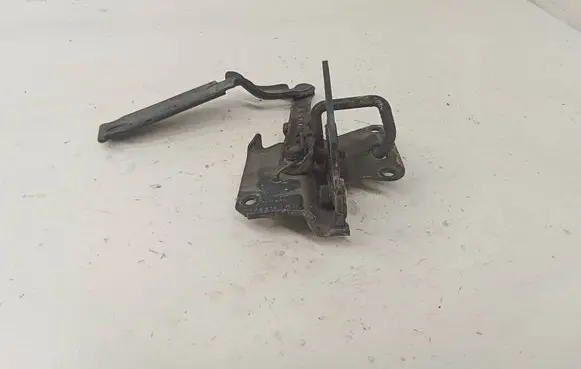 Engine bonnet (hood) release handle
