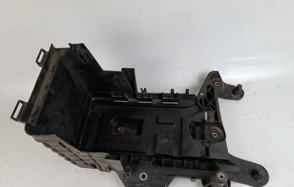 Audi A3 S3 A3 Sportback 8P Battery box tray 1K0915333C