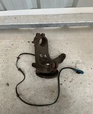Peugeot 2008 I Front wheel hub