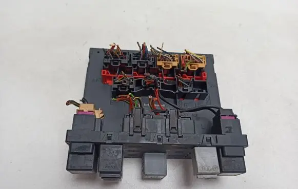 Volkswagen Touran I Comfort/convenience module 3C8937049D