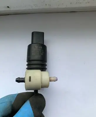 Audi A4 S4 B7 8E 8H Windscreen/windshield washer pump 1T0955651A 3028143