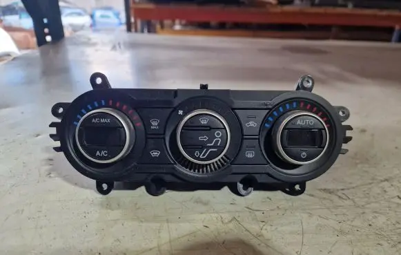 Ford Ranger Climate control unit AB3918C612EA