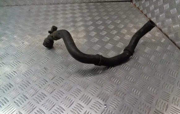 Volkswagen Polo IV 9N3 Engine coolant pipe/hose