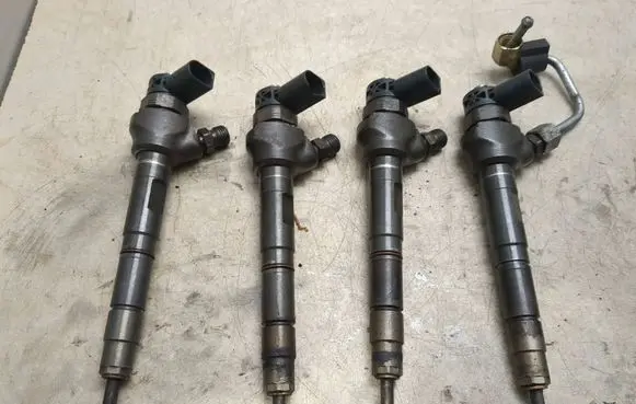 Skoda Octavia Mk3 (5E) Fuel injectors set 0445110477