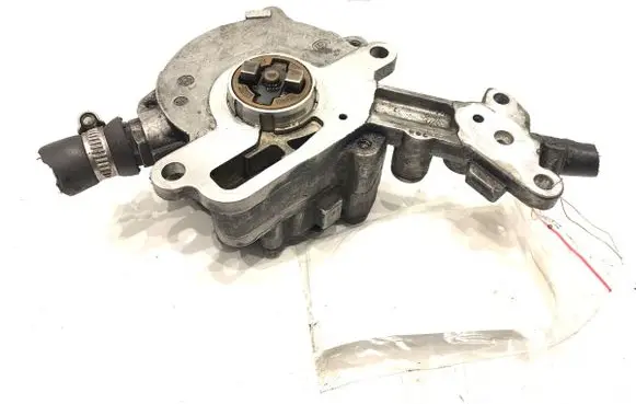 Volkswagen Touran I Vacuum pump 038145209C