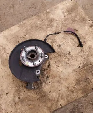 Opel Insignia A Front wheel hub spindle knuckle