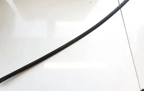 Skoda Superb B5 (3U) Front door glass trim molding 3B0854327