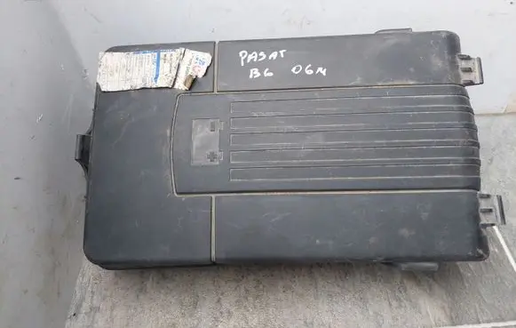 Volkswagen PASSAT B6 Battery box tray cover/lid 1K0915443A