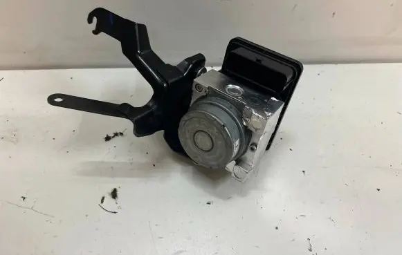 Mazda 2 ABS Pump DB1R437A0