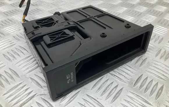 Volkswagen Tiguan Head unit multimedia control 5N0035342G 5N0035341H