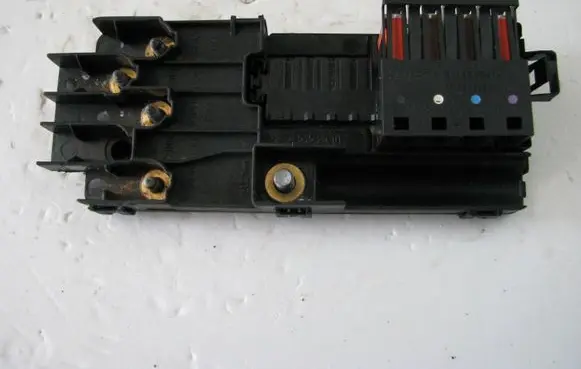 Mercedes-Benz GL X164 Fuse module A2115452601