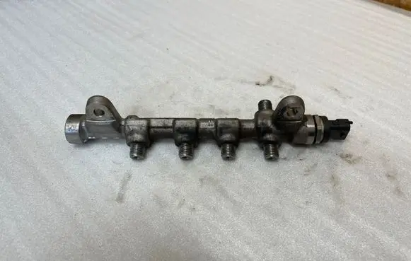 Opel Insignia A Fuel main line pipe 55576177