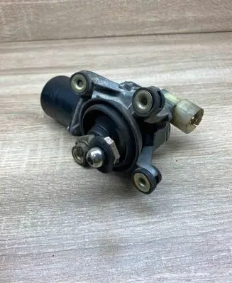 Subaru Impreza I Wiper motor WM62282S