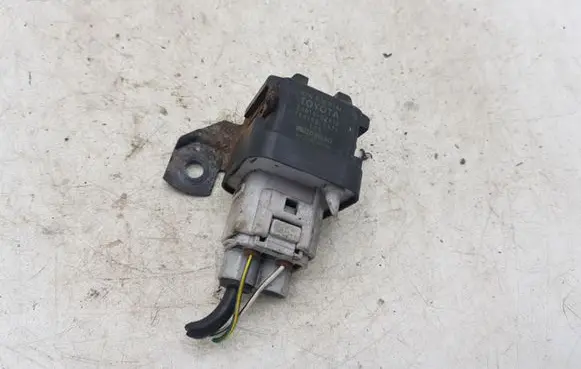 Toyota Avensis Verso Glow plug pre-heat relay 2861062010 1567000671