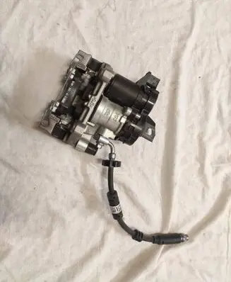 Volvo S60 Rear brake caliper 31687505 32287421