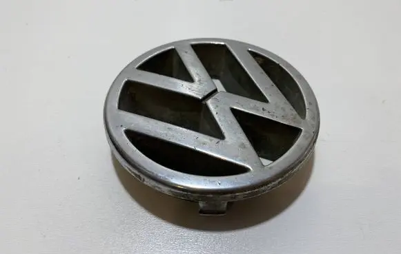 Volkswagen Golf III Manufacturer badge logo/emblem 321853601B