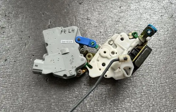 Nissan Patrol Y61 Front door lock 80503VB300 805537F000