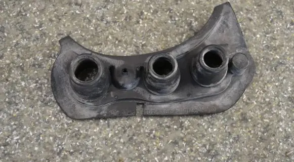 BMW 5 E39 Coolant heater control valve 64118362336