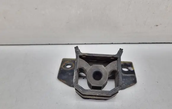 Nissan X-Trail T32 Muffler mount bracket/holder 