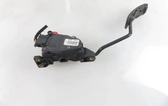 Volvo S40, V40 Accelerator throttle pedal M865642