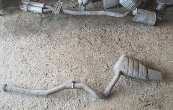 Mercedes-Benz E A207 Muffler/silencer 2044913301 A2044913301