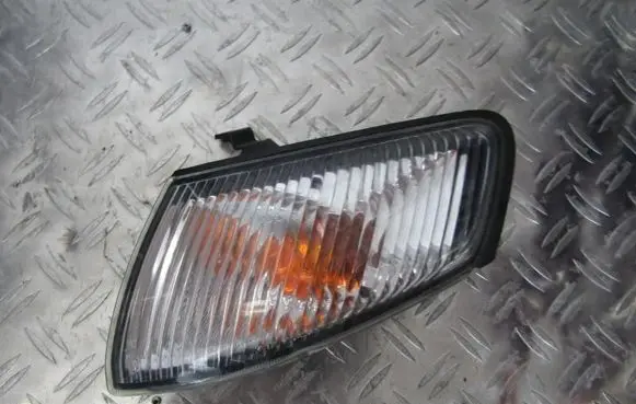 Mazda 626 Front indicator light 21061822