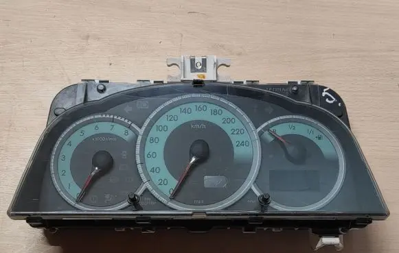 Toyota Corolla Verso AR10 Speedometer (instrument cluster) 838000F041A