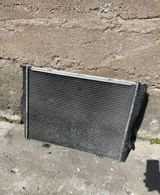 BMW 3 E90 E91 Coolant radiator 758165801 7581658