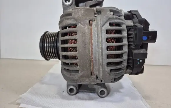 Audi A4 S4 B8 8K Generator/alternator 06H903016L 0124525113 140A