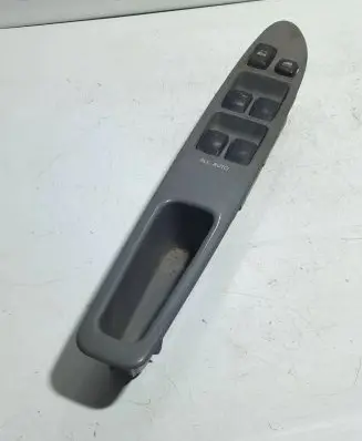 Toyota Avensis Verso Electric window control switch 44030 84040 514775