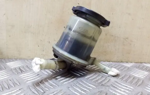 Toyota RAV 4 (XA20) Power steering fluid tank/reservoir