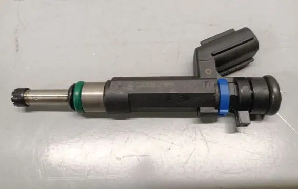 Renault Arkana Fuel injector 166005WK0A 222033002859 12430