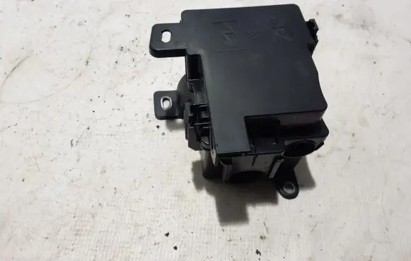Renault Clio V Fuse module 252360794R