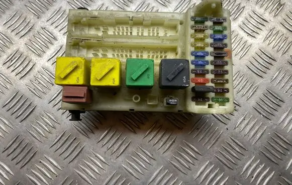 Ford Mondeo MK II Fuse box set 93BG14K150AD 003235