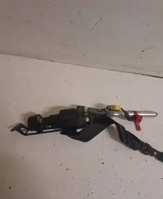 Volvo V70 Front seatbelt
