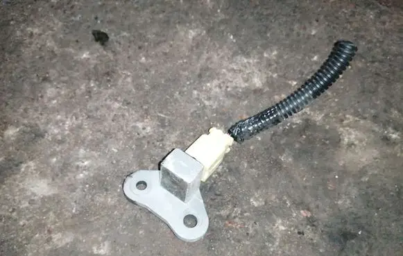 Nissan X-Trail T31 Airbag deployment crash/impact sensor