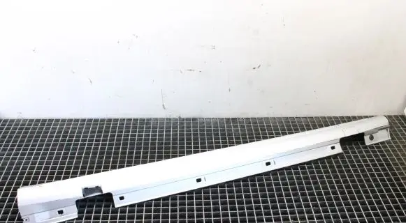 Mercedes-Benz A W176 Sill A1766980154