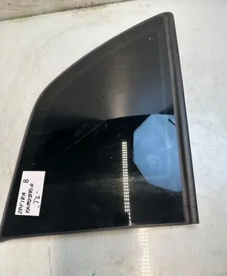 Opel Zafira B Rear side window 123321