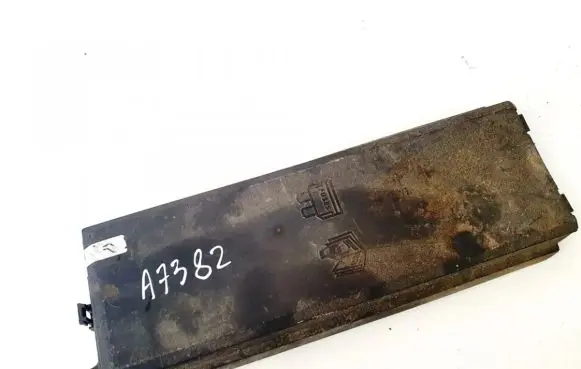 Subaru Legacy Fuse box cover