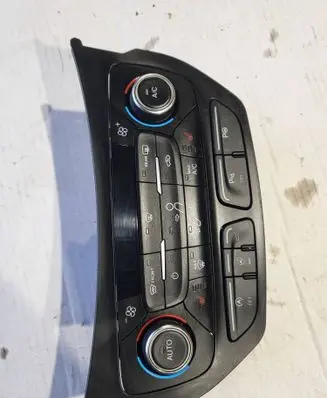 Ford Kuga II Climate control unit GJ5T18C612DG C520DEATC WAJV092733